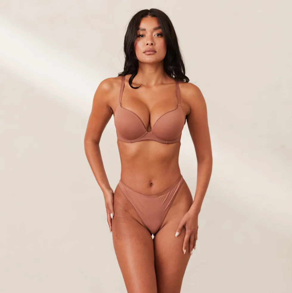 Comfort Push-Up T-shirt BH & String Set - Mokka