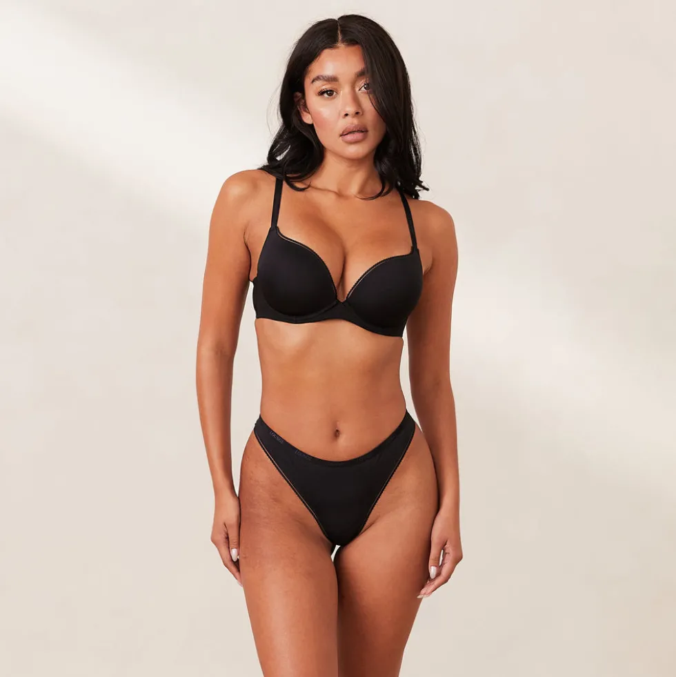 Comfort Push-Up T-shirt BH & String Set - Schwarz