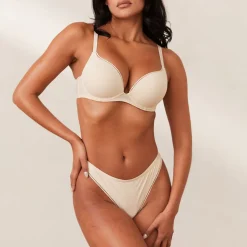 Comfort Push-Up T-shirt BH & String Set - Milchkaffee