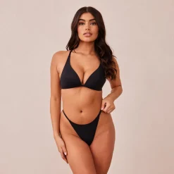Light Bügelloser Plunge T-shirt BH und String/Slip Set - Schwarz