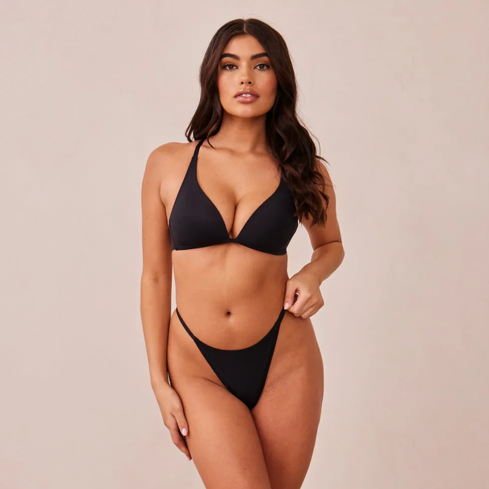 Light Bügelloser Plunge T-shirt BH und String/Slip Set - Schwarz