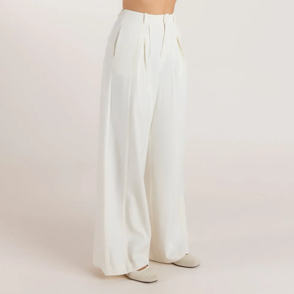 Weite Hose mit Faltendetails - Weissgrau